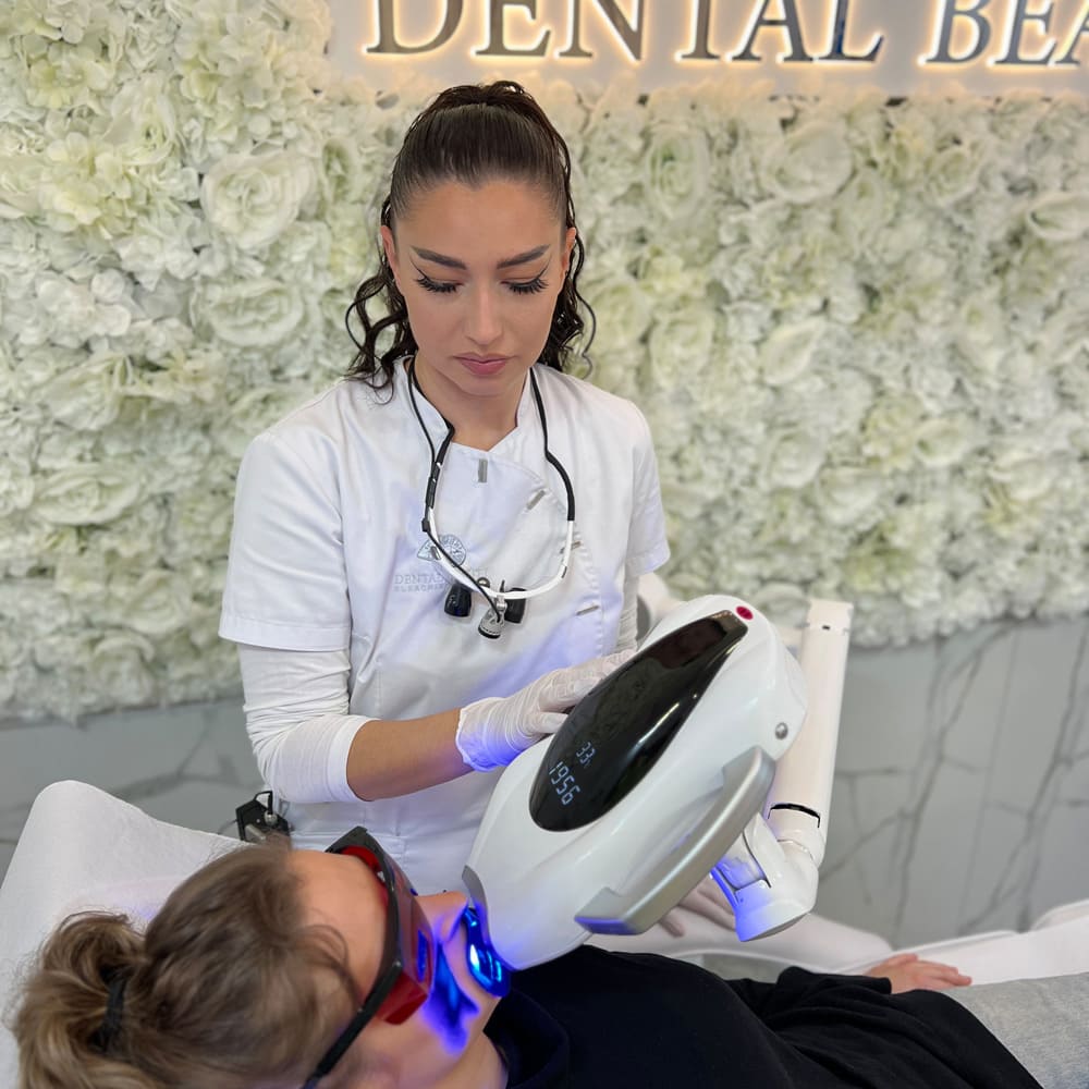 Formación intensiva de 2 días en blanqueamiento dental + curso de marketing