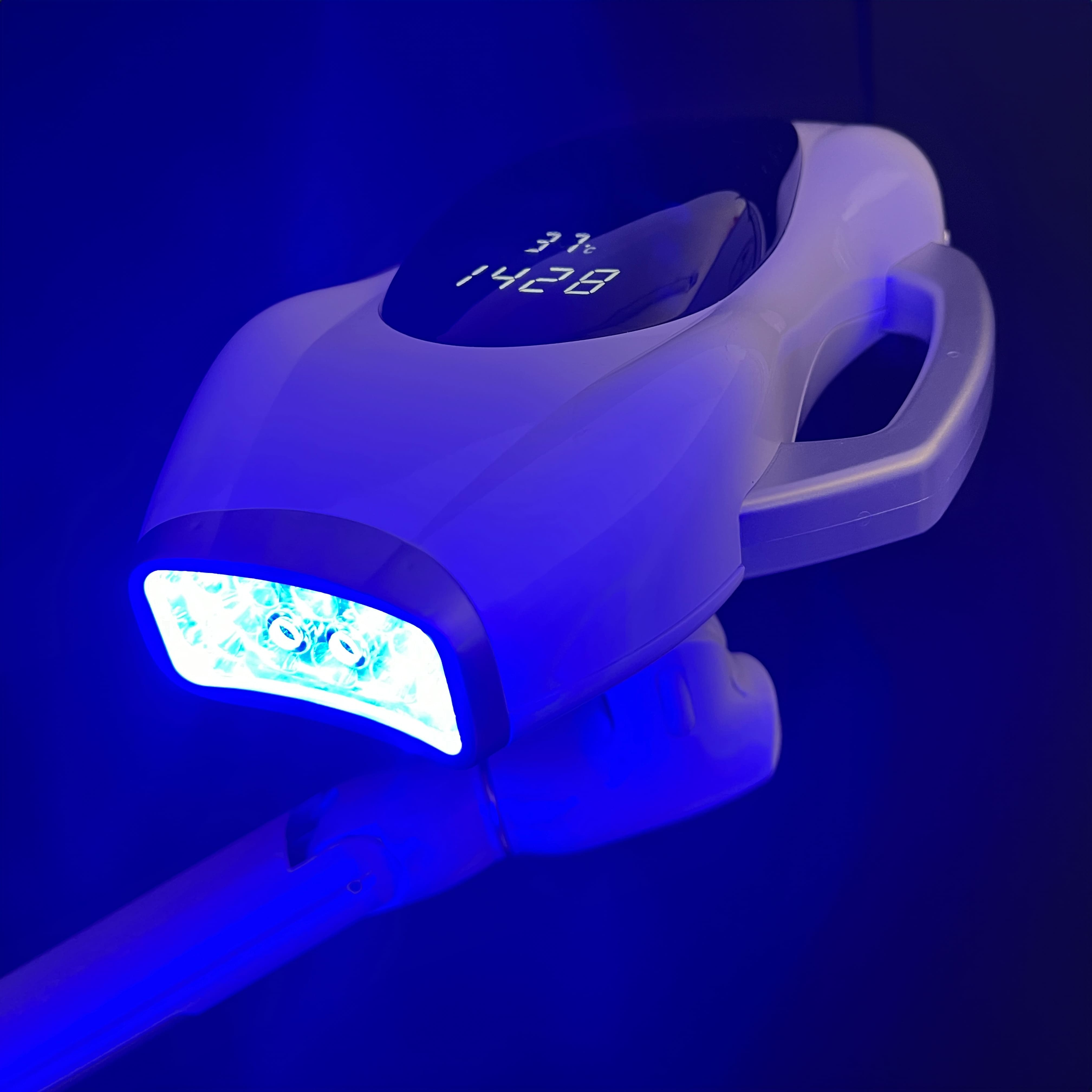 Lámpara LED para blanqueamiento dental de 60 vatios. Lámpara blanqueadora. Dispositivo blanqueador dental.